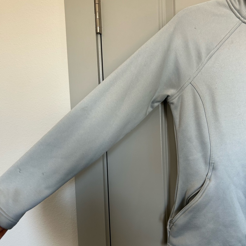 The North Face Gray Ski Jacket with Insulating Material and Stand-Up Collar - Picture 2 of 6